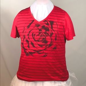 Red v-neck t-shirt with rose pattern